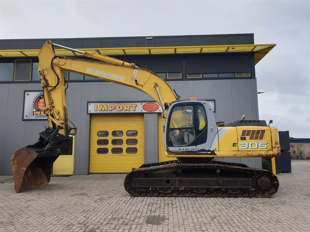 New Holland e305 Excavator €19,750