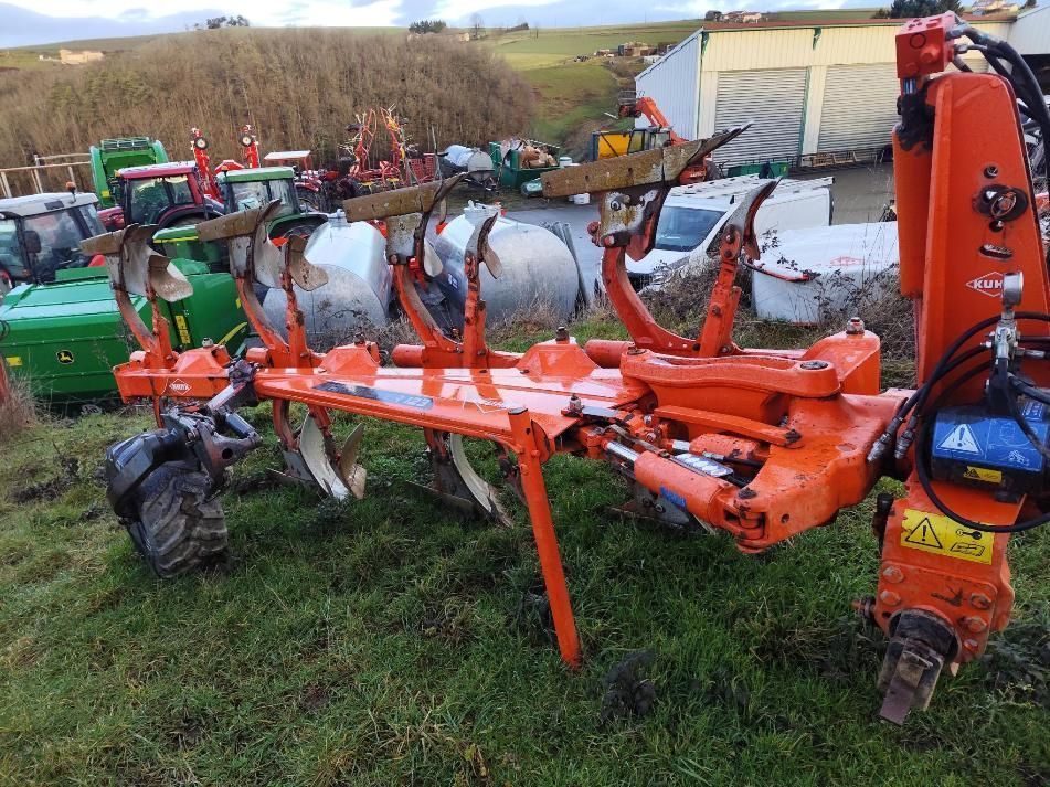 Kuhn varimaster 123 Άροτρο 16.000 €