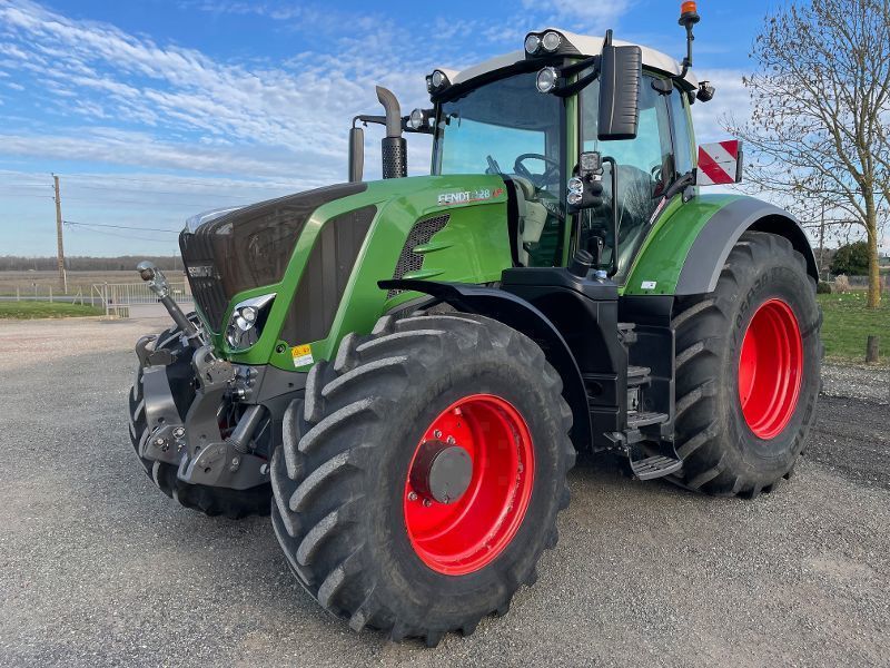 Fendt 828 Vario Profi Plus Tractor €136,000