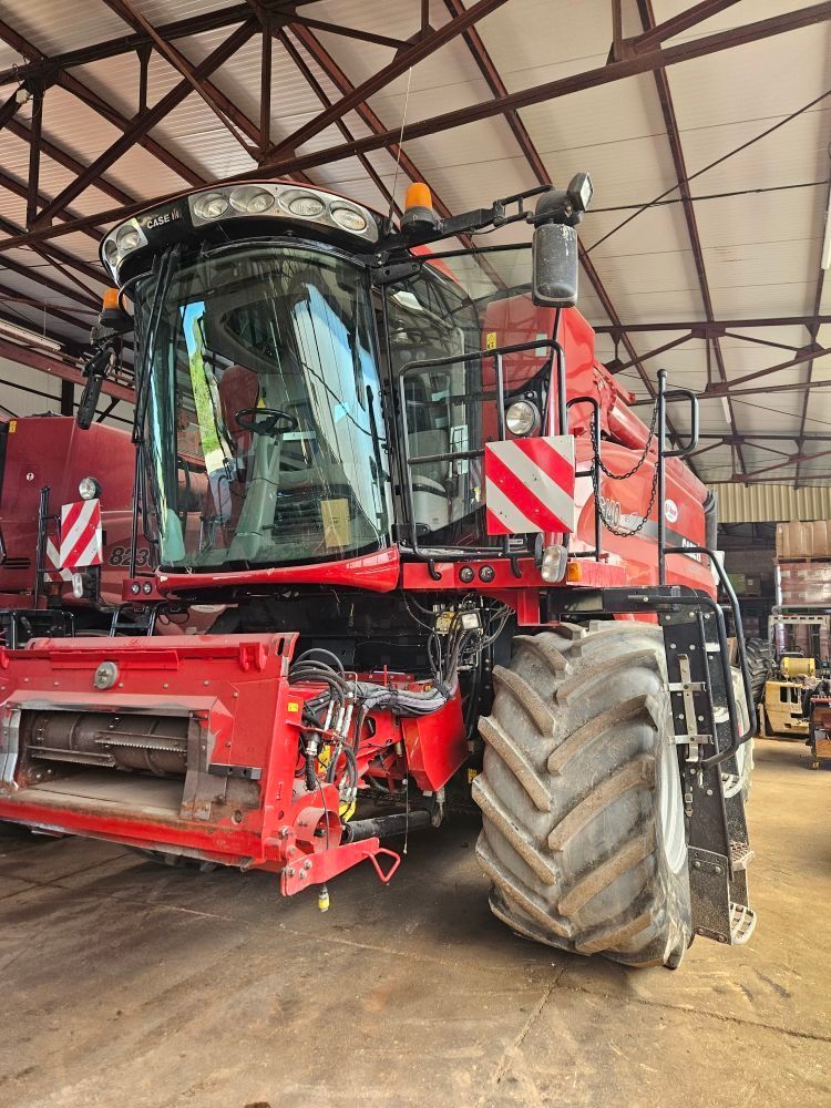 E-FARM: Case IH Axial Flow 6140 - Mähdrescher - id W3I4BVZ - 156.000 € - Baujahr: 2016 - Abgelesene Motorstunden: 2.130,Frankreich