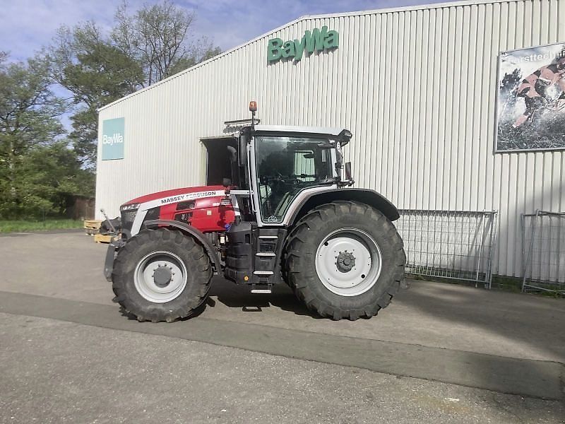 Massey Ferguson 8S.305 Tractor €155,500