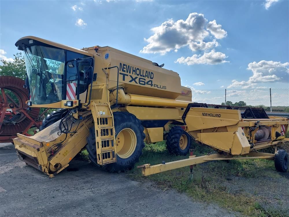 E-FARM: New Holland TX 64 Plus - Cosechadora - id 97G9MMV - 30.000 € - Año: 1999 - Horas: 5350,Francia