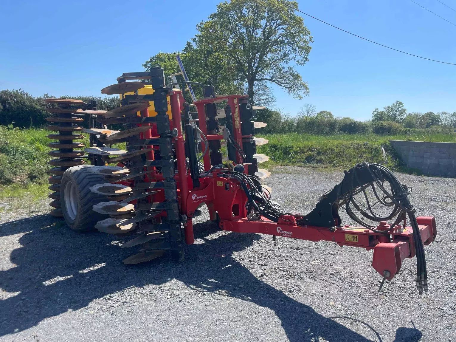 E-FARM: GREGOIRE BESSON déchaumeur normandie 4m gregoire besson - Cultivateur - id AKFTFFY - 16 900 € - Année: 2019 - France