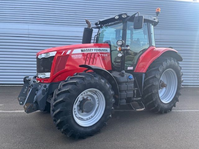 E-FARM: Massey Ferguson 7724 Efficient - Traktor - id DMFYDLK - 95.000 € - Produktionsår: 2017 - Motortimer: 3.900,Motoreffekt (HP): 260,Frankrig