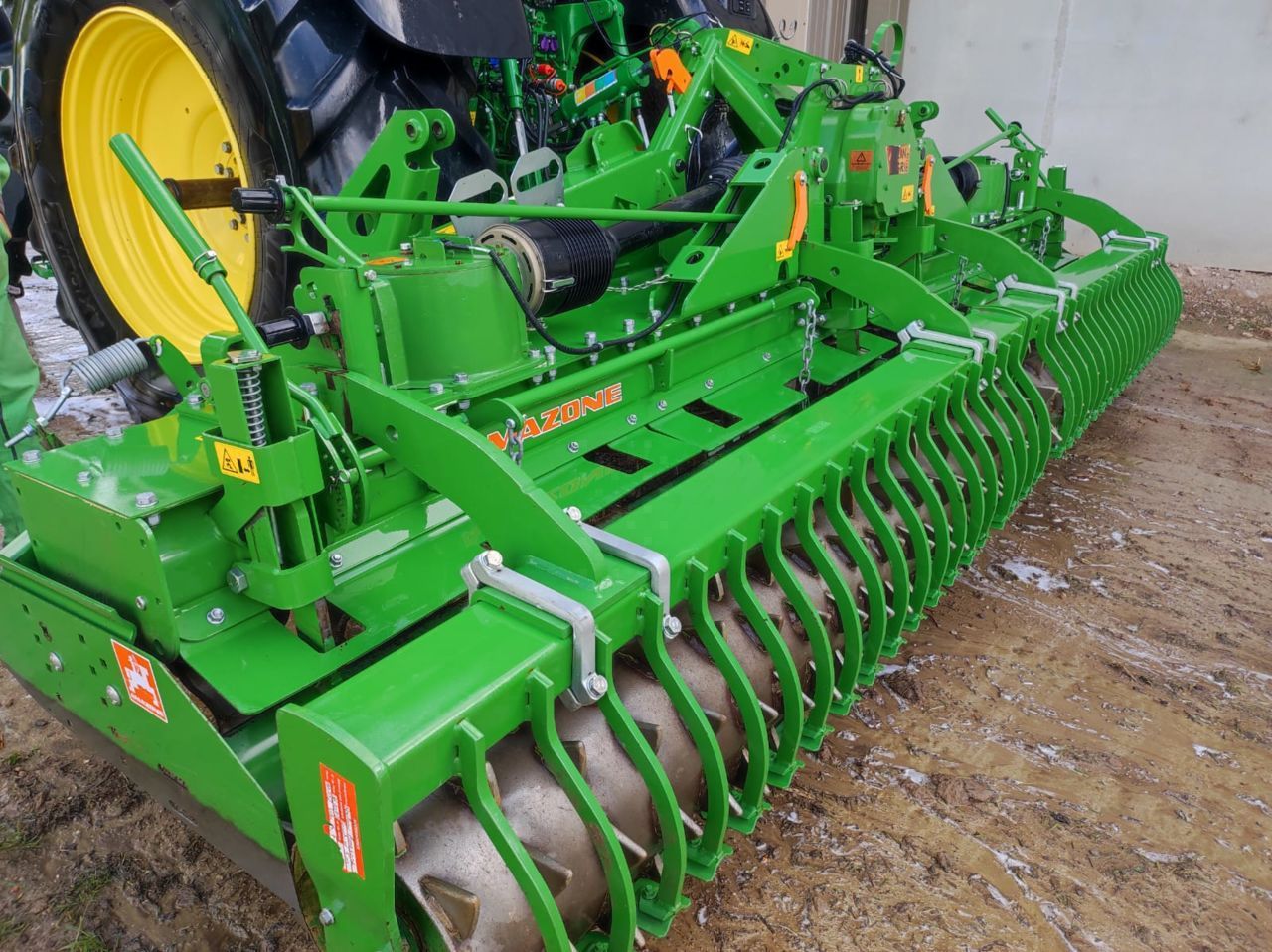 E-FARM: Amazone MPF 503 .2 360cv - Semoir - id V7Y9RKU - 72 000 € - Année: 2020 - France