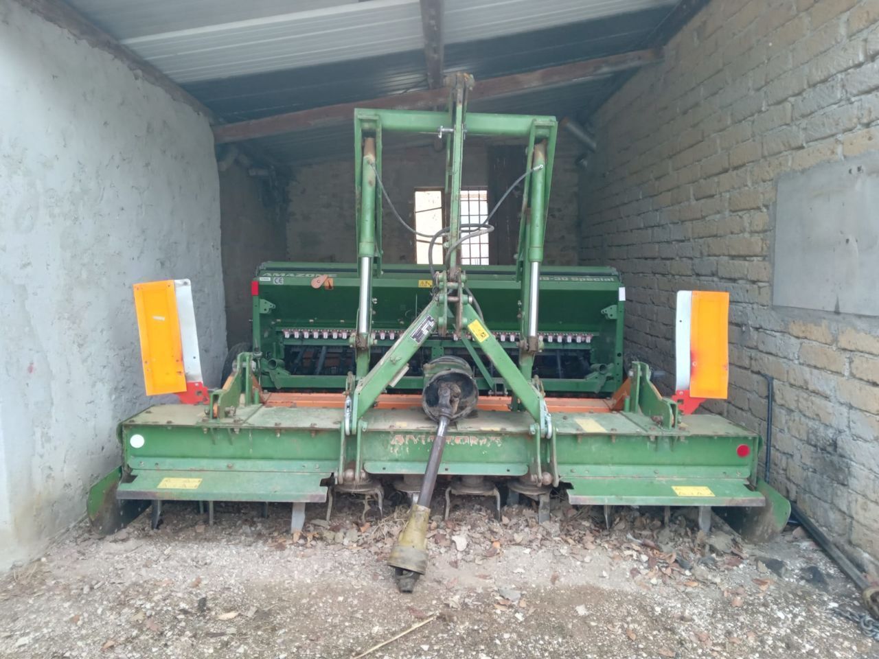 Amazone D9 30 Drilling machine combination €11,000