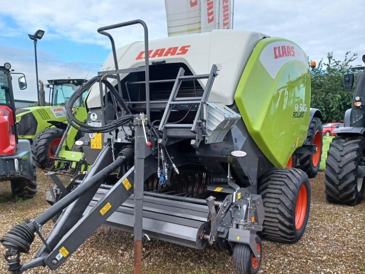E-FARM: Claas Rollant 540 RC - Empacadora - id S3AQL5P - 35.089 € - Año: 2022 - Reino Unido