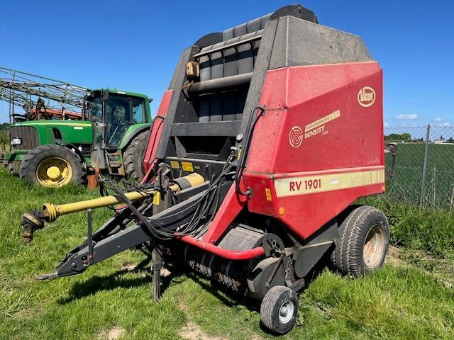 E-FARM: Vicon RV 1901 - Pressa - id YFVVIVQ - 6.500 € - Anno di costruzione: 2003 - Balle prodotte: 33.000,Francia