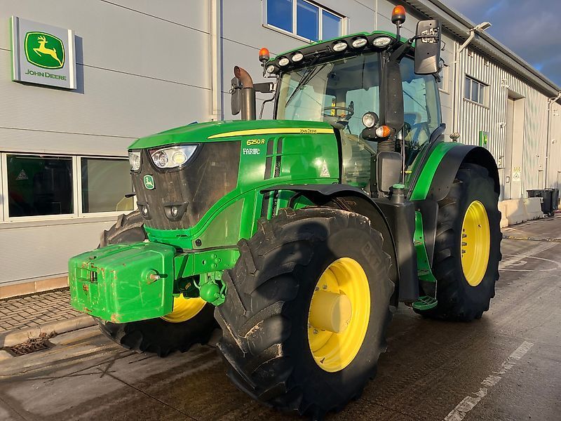 John Deere 6250 R Traktori 94 199 €