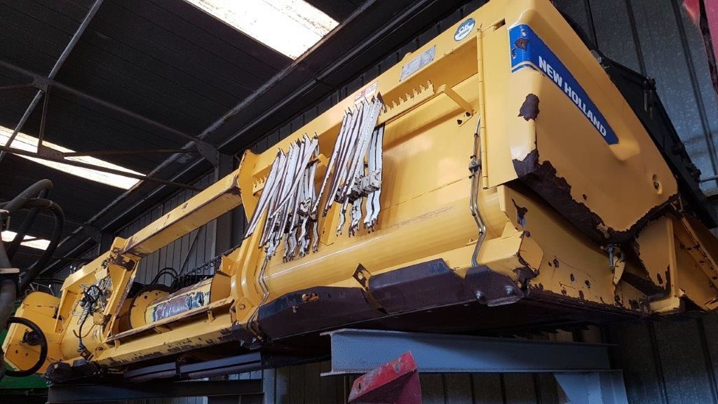 E-FARM: New Holland varifeed 1 - Header - id MZPLE4I - €11,900 - Year of construction: 2013 - France