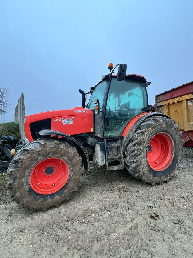 E-FARM: Kubota mgx 135 - Tracteur - id KKFG1MT - 38 000 € - Année: 2017 - Lecture du nombre d'heure: 3 244,Puissance du moteur (chevaux): 135,France