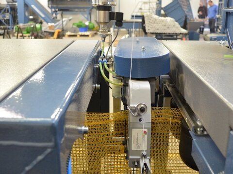 E-FARM: kmk nähautomat, nähstraße für kartoffeln, zwiebeln, - Maszyna do mycia, obierania i sortowania - id BLCIAZN - 15 141 € - Rok produkcji: 2025 - Niemcy