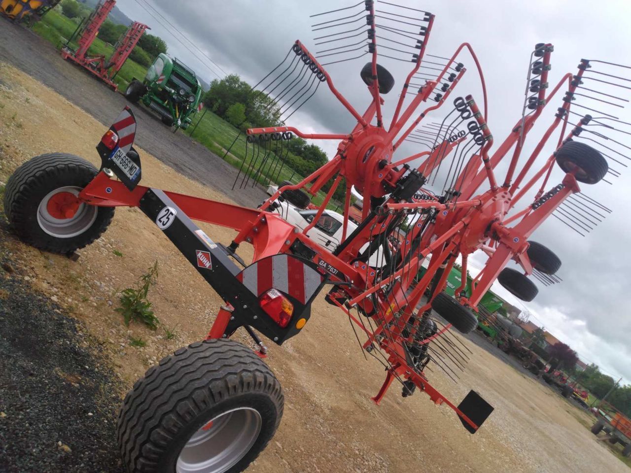 Kuhn Tedder €22,000