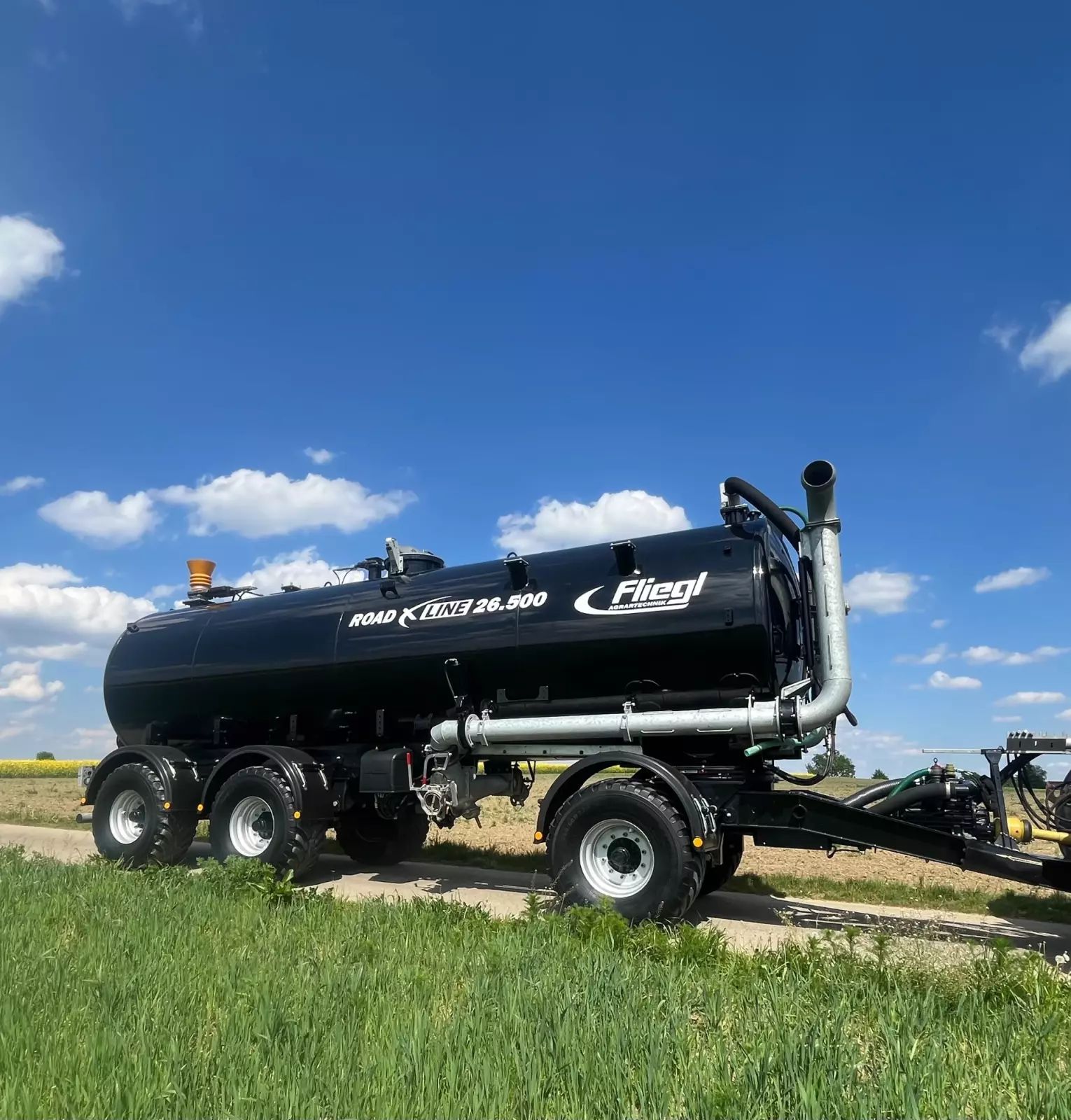 Fliegl road x line tfw 26500 Cisterna 62.500 €