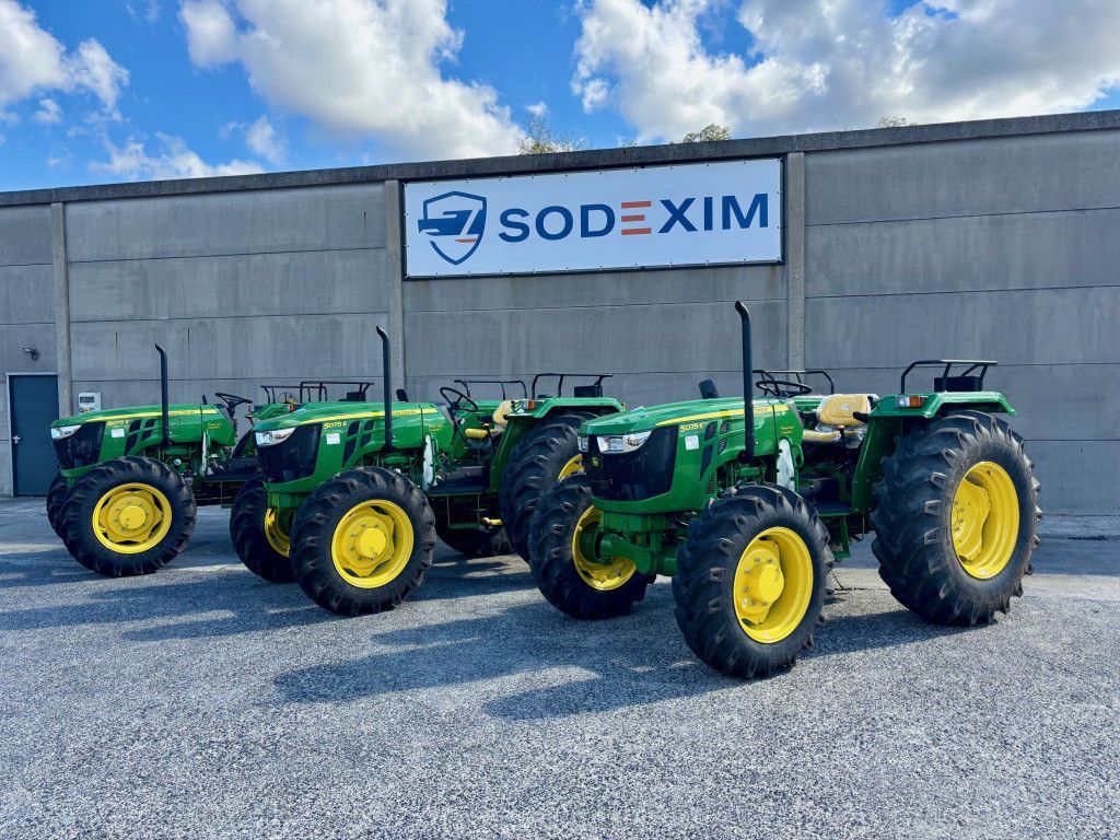 John Deere 5075 E Trattore