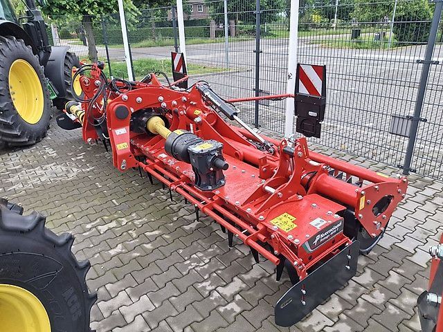 Kverneland Rotago 4050 F Power harrow €39,500