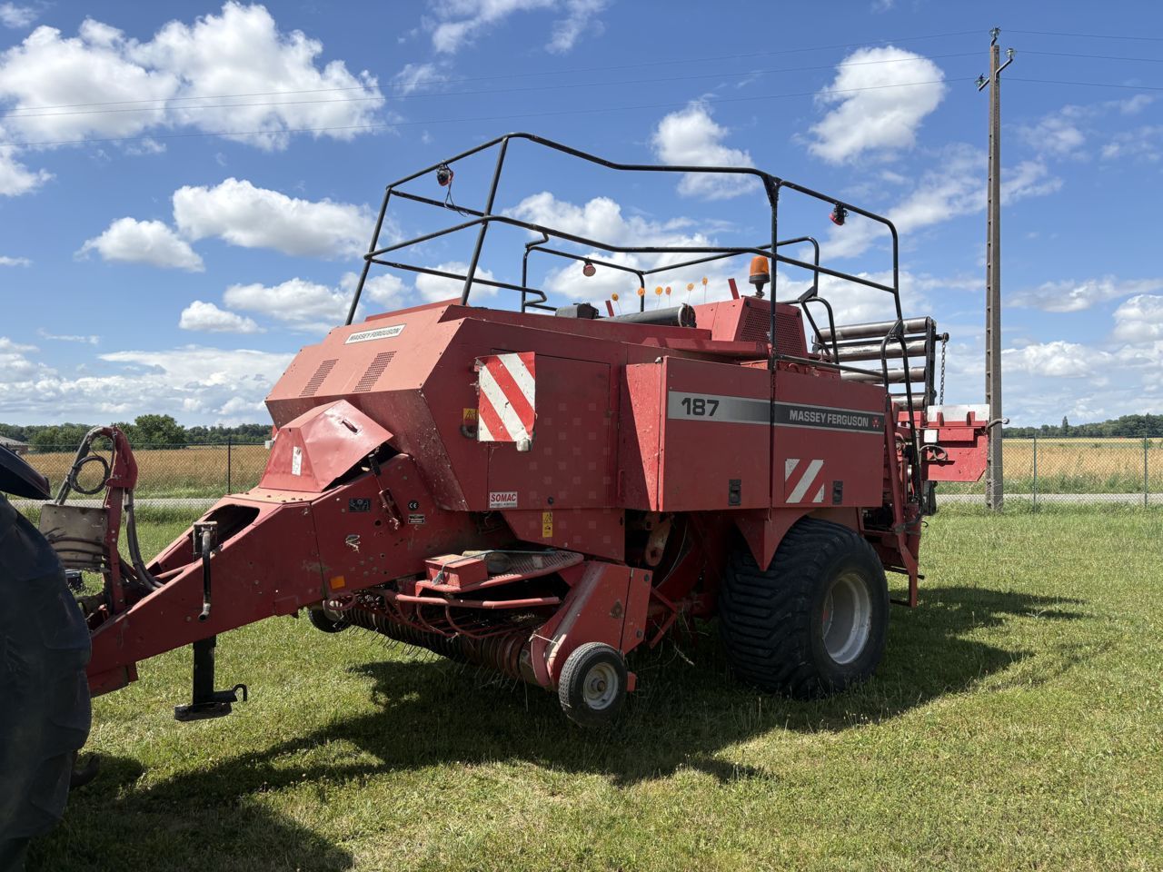 Massey Ferguson 187 Lis 17 000 €