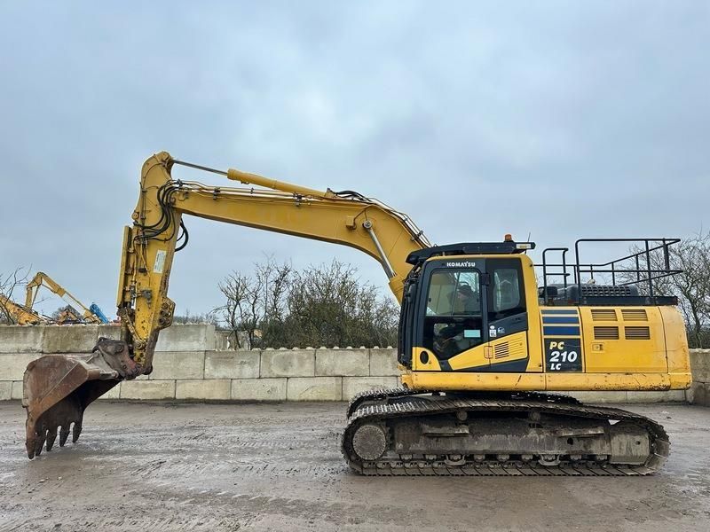 KOMATSU pc210lc-11 Koparka gąsienicowa 45 814 €