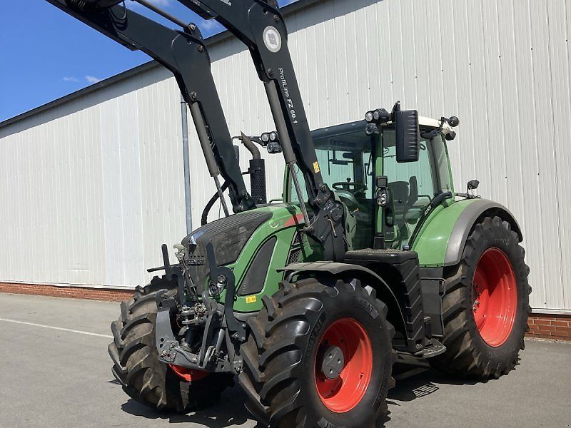 E-FARM: Fendt 718 Vario Profi - Traktor - id XVYC6SZ - 99.000 € - Baujahr: 2016 - Abgelesene Motorstunden: 4.830,Motorleistung (PS): 180,Deutschland