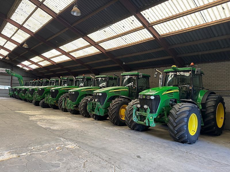 John Deere 7920 Traktor