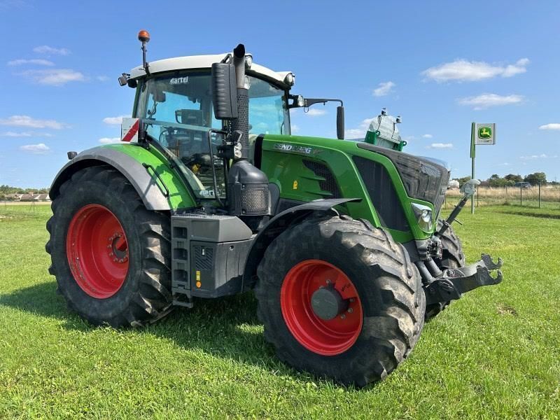 E-FARM: Fendt 826 Vario - Tractor - id 73YC6GY - €130,000 - Year of construction: 2020 - Engine hours: 4,960,Engine power (HP): 260,France