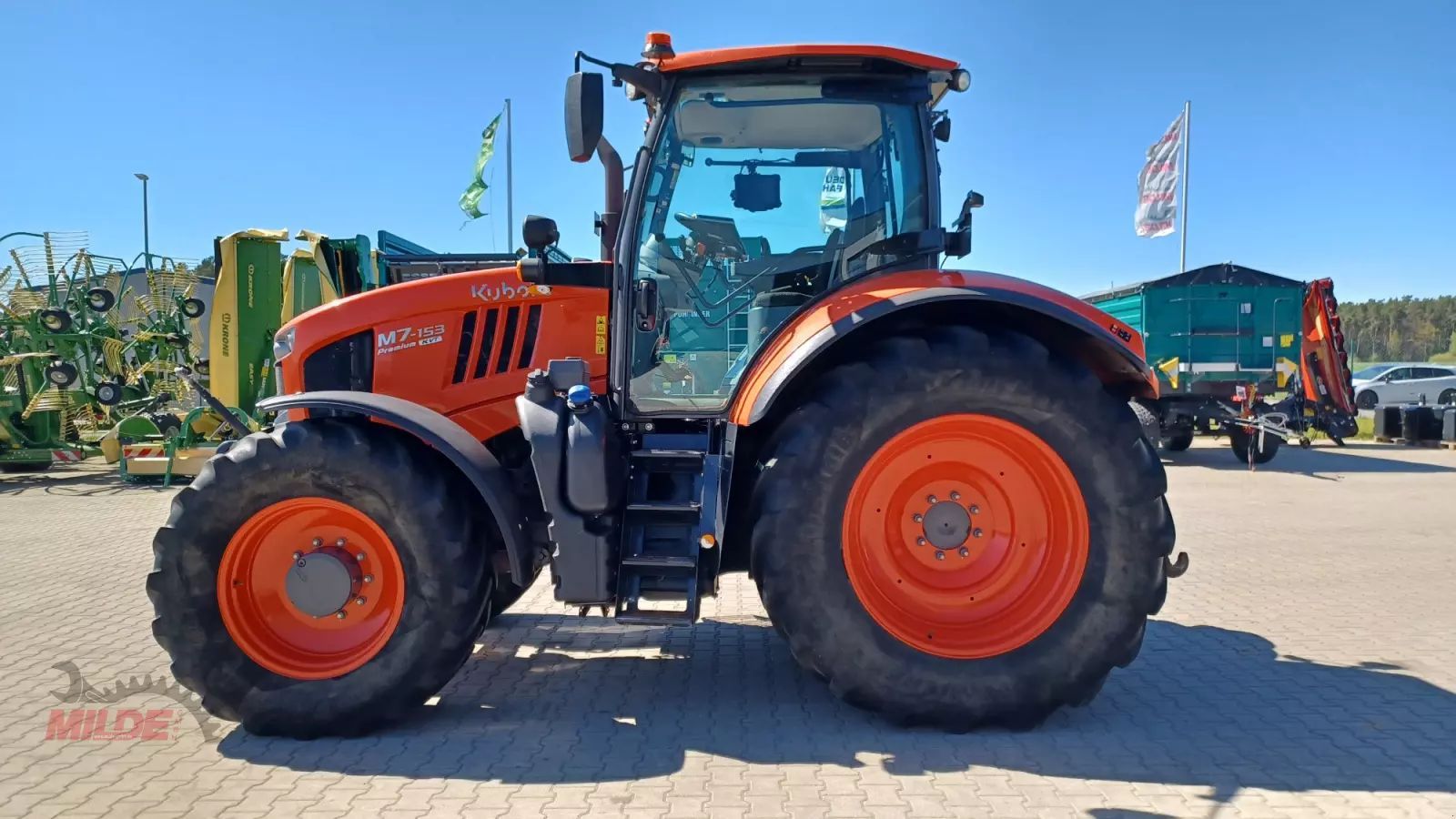 Kubota m7-153 premium kvt Traktor 80 000 €