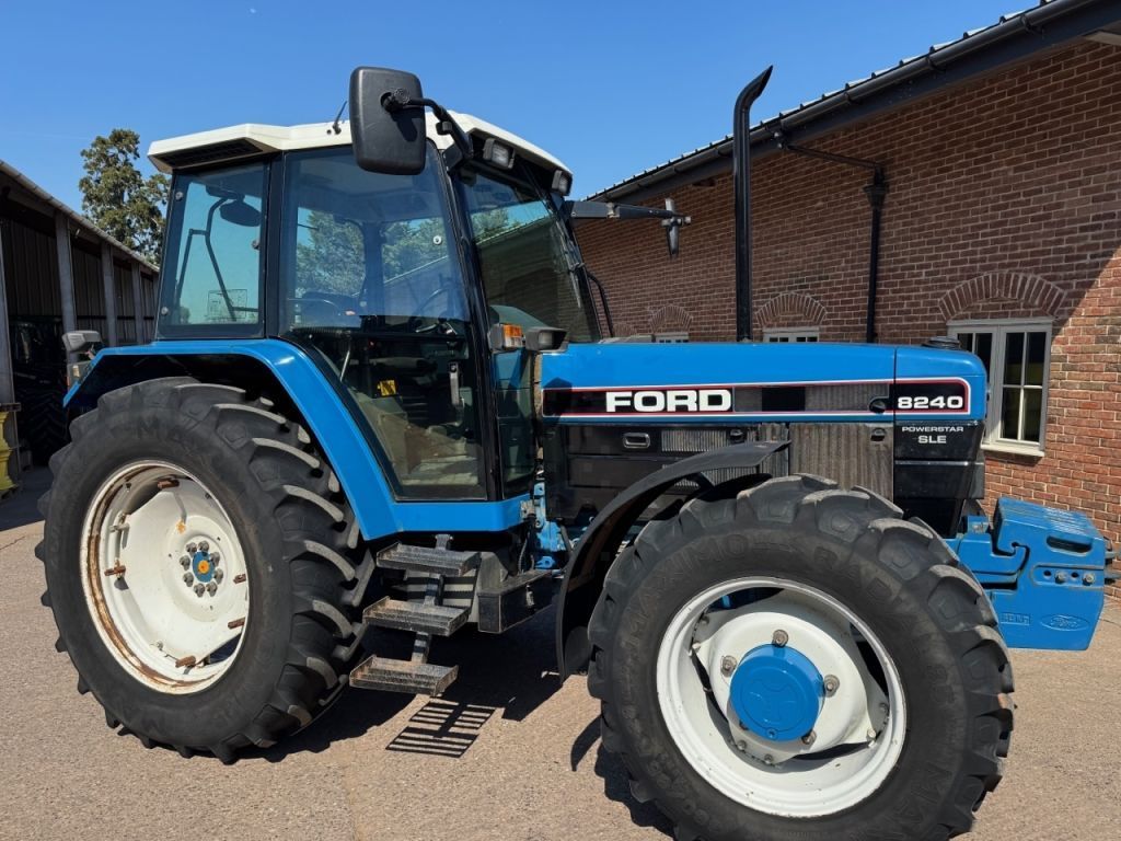 E-FARM: Ford 8240 sle - Tractor - id ZBTG8H1 - Year of construction: 1994 - Engine hours: 7,144,United Kingdom