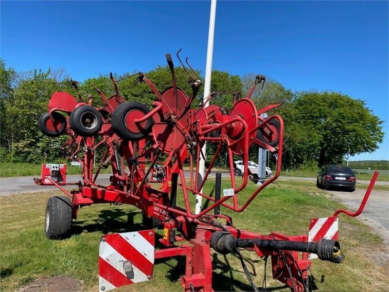 E-FARM: Lely Lotus 1020 - Faneuse - id UIBHCSL - 7 776 € - Année: 2009 - Danemark