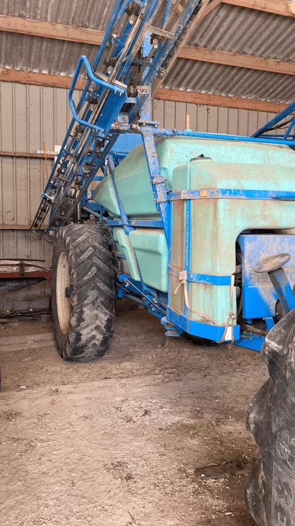 E-FARM: Berthoud racer - Pulvérisateur - id DHEGINF - 9 000 € - Année: 2000 - France