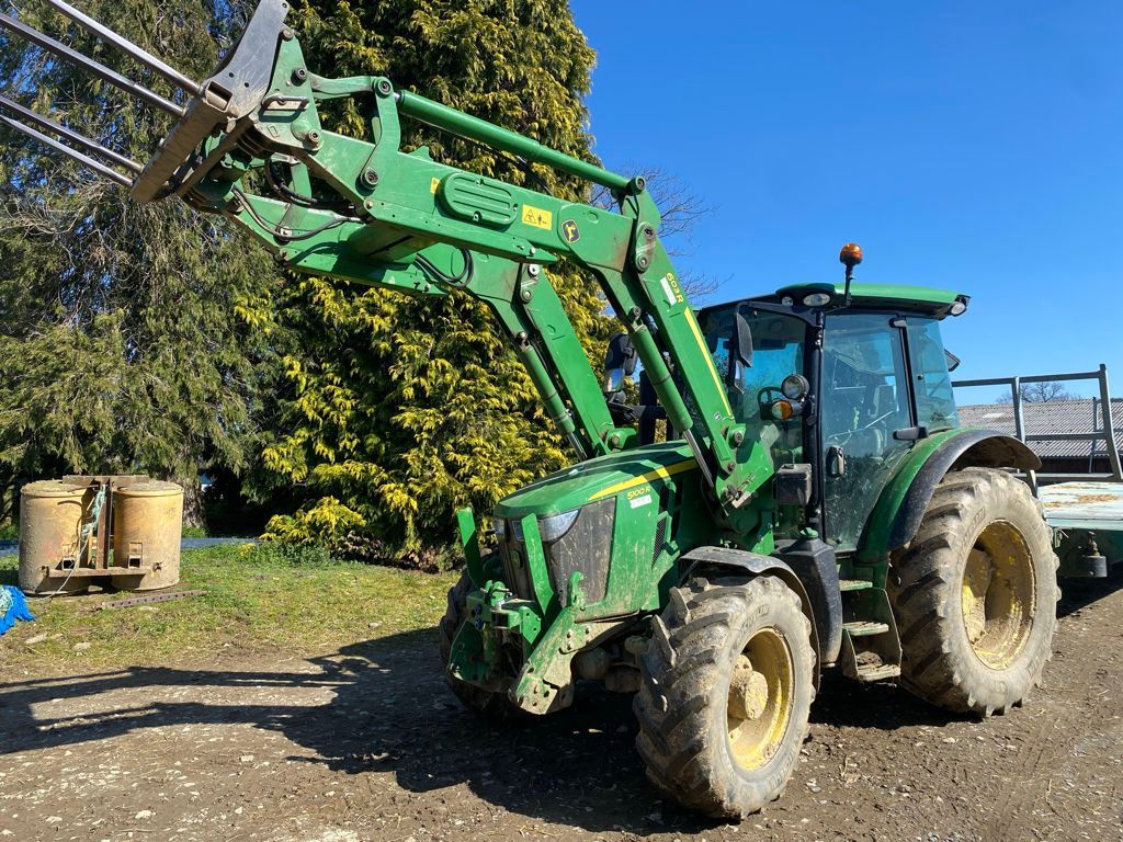 E-FARM: John Deere 5100 R - Traktor - id HFAZYSL - 59 000 € - Rok produkcji: 2018 - Motogodziny: 3 100,Moc silnika: 100,Francja