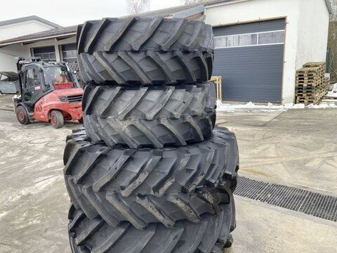 TRELLEBORG 650/65 r38 540/65 r26 neu Wheel and track €7,000