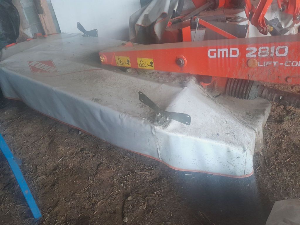 E-FARM: Kuhn gmd 2810 - Segadora - id LF1LUSH - 5500 € - Año: 2011 - Francia