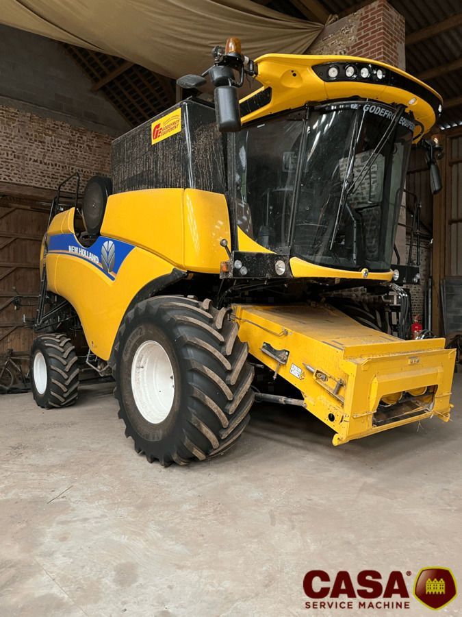 E-FARM: New Holland CX5.80 - Kombajn zbożowy - id YSCJTU8 - 185 000 € - Rok produkcji: 2024 - Motogodziny: 56,Moc silnika: 240,Francja