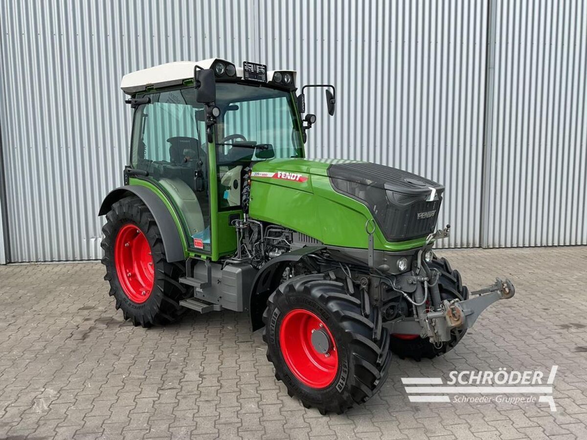 E-FARM: Fendt 209 Vario F - Trattore - id DPE3VEA - 89.885 € - Anno di costruzione: 2022 - Ore: 214,Potenza del motore: 92,Germania
