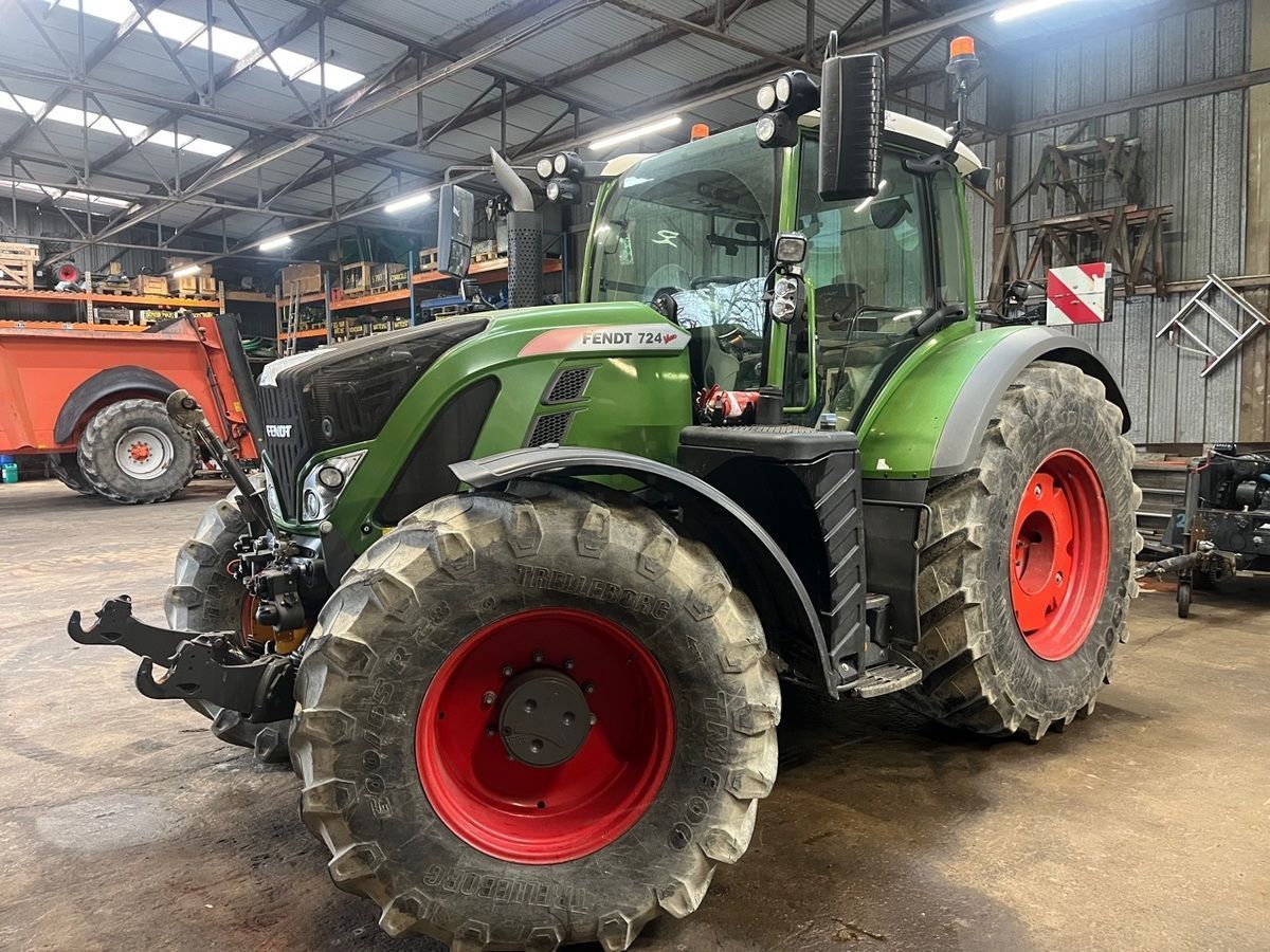 Fendt 724 Vario Profi Plus Trattore 144.000 €