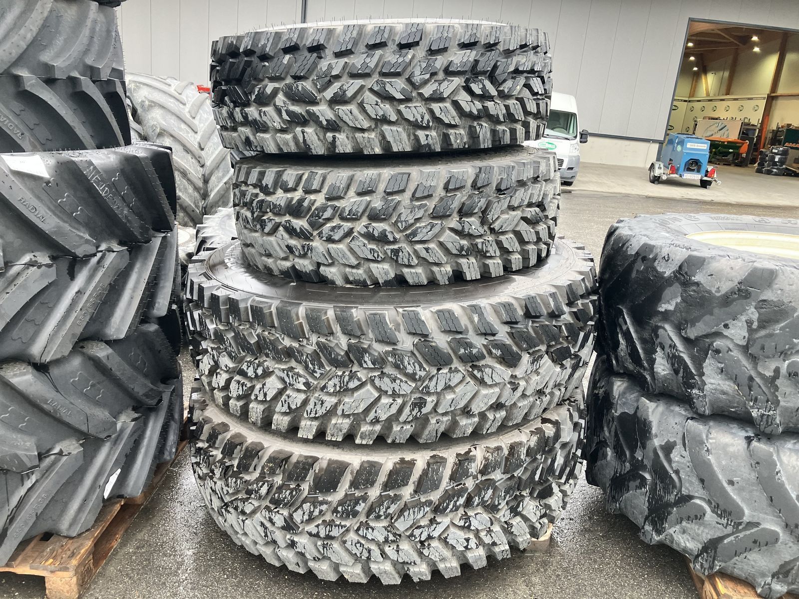 Nokian 480/80 r34 - hakkapeliitta tri Wheel and track €5,450