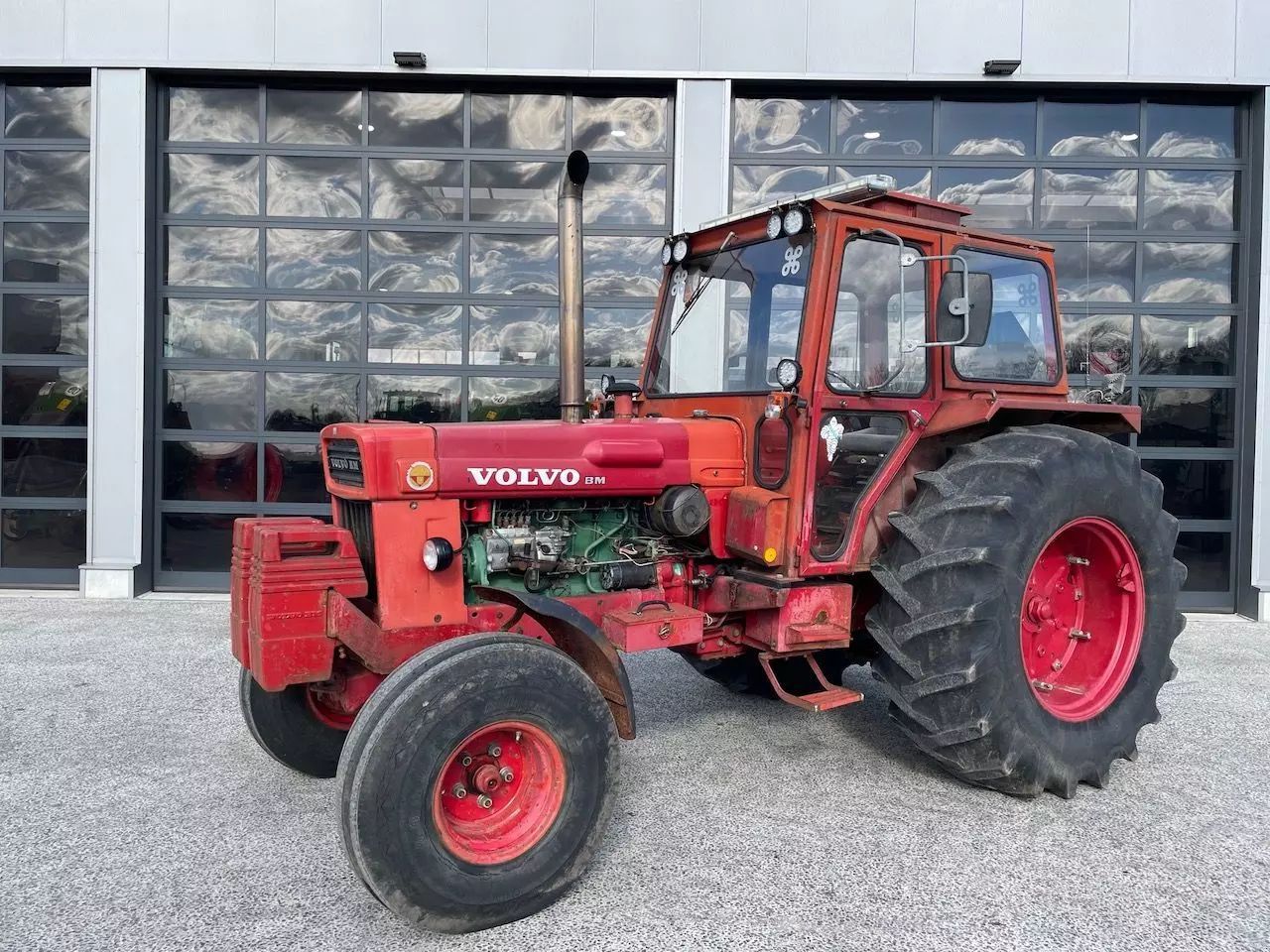 VOLVO t800 c turbo Traktor 18 500 €