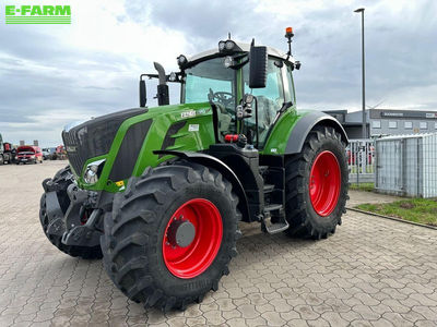 E-FARM: Fendt 826 Vario - Tractor - id P2NCSCR - €149,500 - Year of construction: 2021 - Engine hours: 3,403,Engine power (HP): 260,Germany