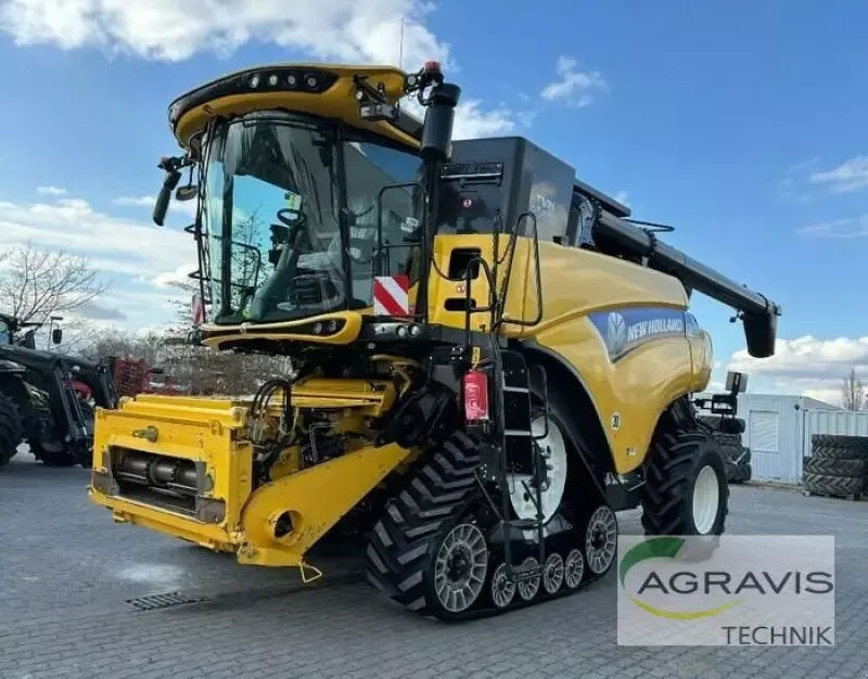 E-FARM: New Holland CR 8.90 Raupe - Combine harvester - id HX6ARTP - €179,900 - Year of construction: 2017 - Engine hours: 1,830,Engine power (HP): 469,Germany