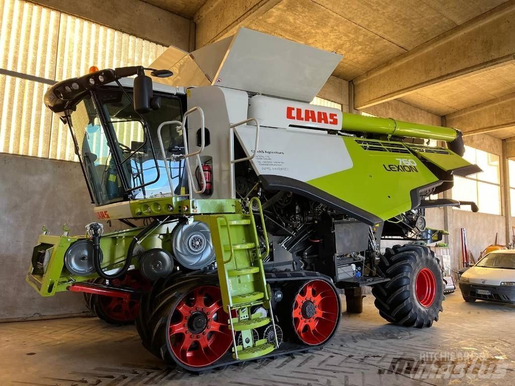 E-FARM: Claas Lexion 760 - Moissoneuse-batteuse - id 6CFYZHW - Année: 2019 - Lecture du nombre d'heure: 1 237,Italie