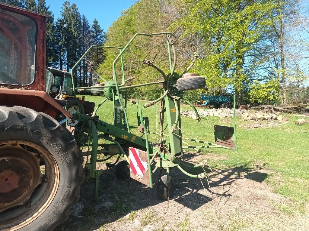 Krone kw 5.50 Karuzelowy przetrząsacz do siana