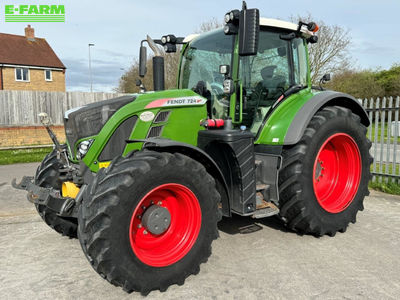 E-FARM: Fendt 724 Vario - Tractor - id XKYN4ZT - €85,677 - Year of construction: 2019 - Engine hours: 8,310,Engine power (HP): 240,United Kingdom