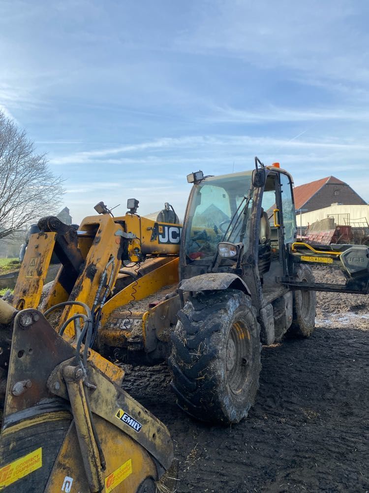E-FARM: JCB 532-70 - Chargeur télescopique  - id PCMJSV3 - 45 000 € - Année: 2021 - Lecture du nombre d'heure: 6 700,France
