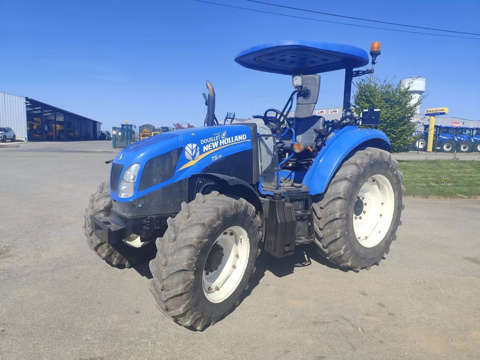 E-FARM: New Holland T5.115 - Traktor - id R5TFLF2 - 37.000 € - Produktionsår: 2018 - Motortimer: 3.263,Motoreffekt (HP): 115,Frankrig