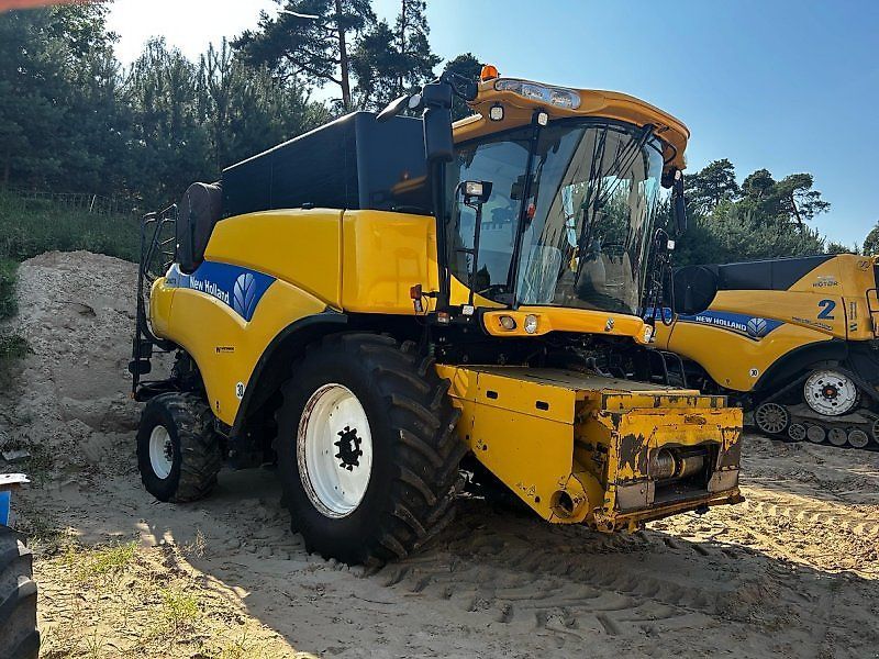 New Holland CR 9070 Kombajn zbożowy 79 500 €