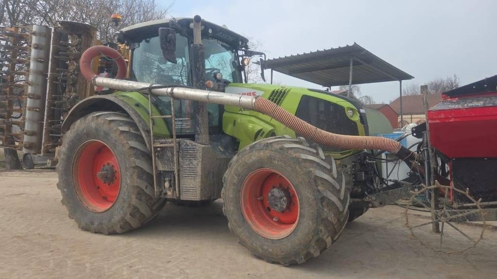 Claas Axion 830 Tractor €85,000
