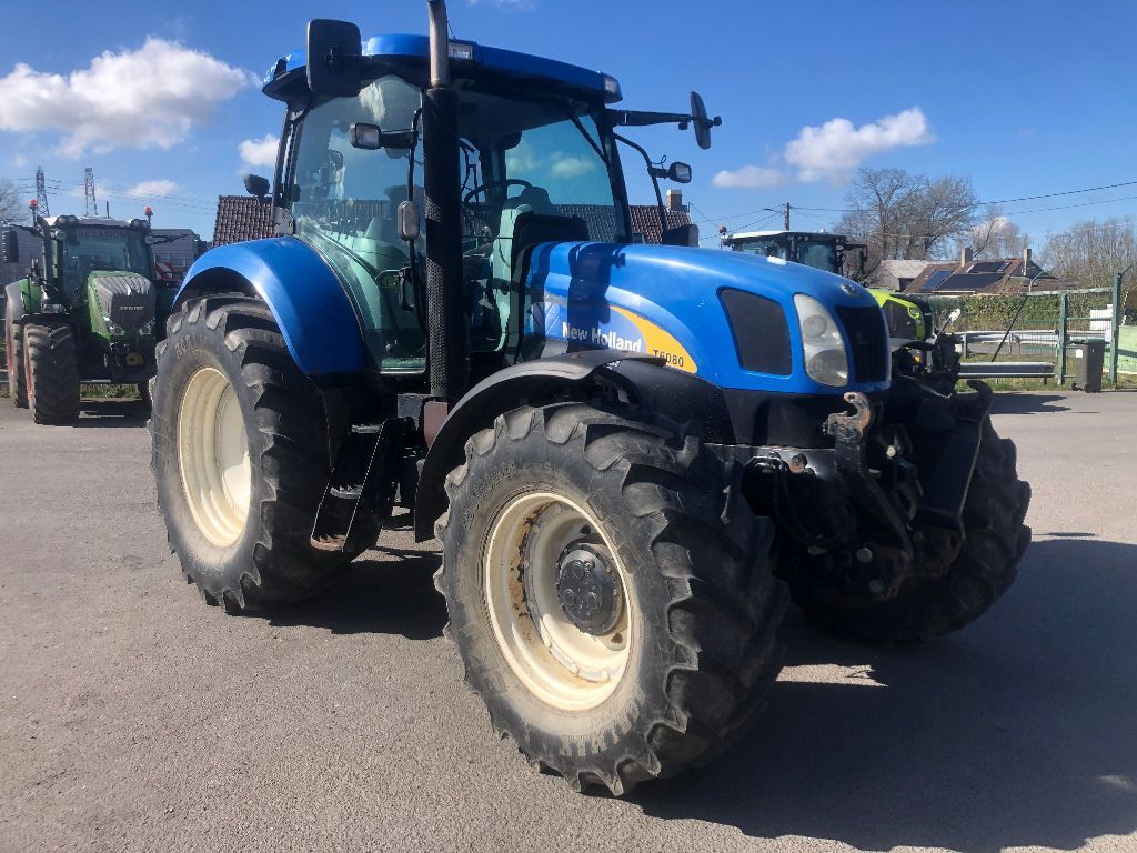 E-FARM: New Holland T6080 - Tracteur - id KMVDCRE - 35 000 € - Année: 2010 - Lecture du nombre d'heure: 8 170,Puissance du moteur (chevaux): 155,France
