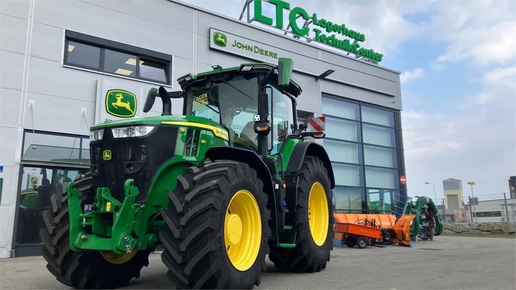 John Deere 7R 330 Tractor €268,500