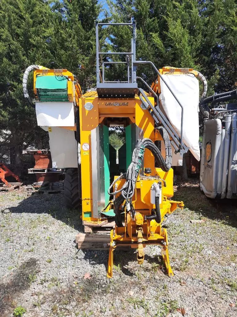 E-FARM: GREGOIRE BESSON g3.220 - Cosechadora de uvas - id 96GDWTL - 72.000 € - Año: 2019 - Francia