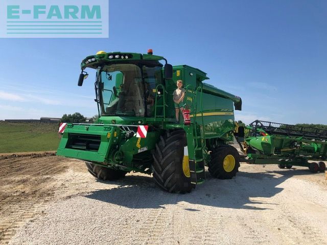 John Deere T 560 HM Kombajn zbożowy 240 000 €